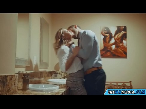 ❤️ Nalika pirang busty seduces anjeun dina restroom umum ️ porno super dina su.pornjimbo.ru ️❤